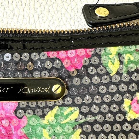 Betsy Johnson NWOT Betsyville Floral Rose 🌹 Small purse / Bag / Makeup - Picture 4 of 8
